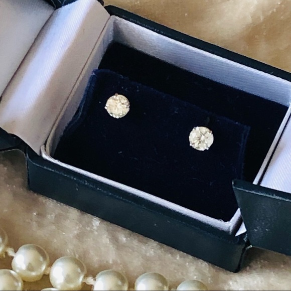 $3000 1 Carat natural Diamond Stud Earrings 14 Karat White Gold 1/2 carat each - Picture 3 of 14